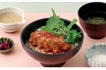 和スパイス香る炙り豚バラ丼を6月18日から期間限定で。阪急西宮ガーデンズ・自然薯とろろ丼専門店「黒十ヤ(コクトウヤ)」