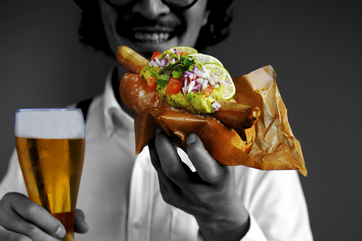 2020年2月19日大阪・梅田に開業の新施設「EST FOODHALL」に新業態のフランクフルト・スタンド『FRANK THE BAR』と、たこやき酒場『TAKO BUSTERS』の2店舗オープン！