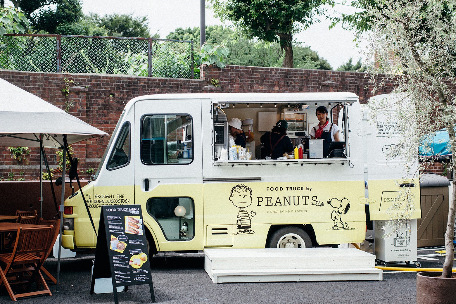 期間限定 スヌーピーのテーマカフェ Peanuts Cafe のフードトラックが 大阪 梅田 のショッピングモールに8 7 金 から登場 株式会社ポトマックのプレスリリース
