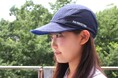生徒と先生からの要望で中高生向けのリバーシブルUVカット帽子を開発。