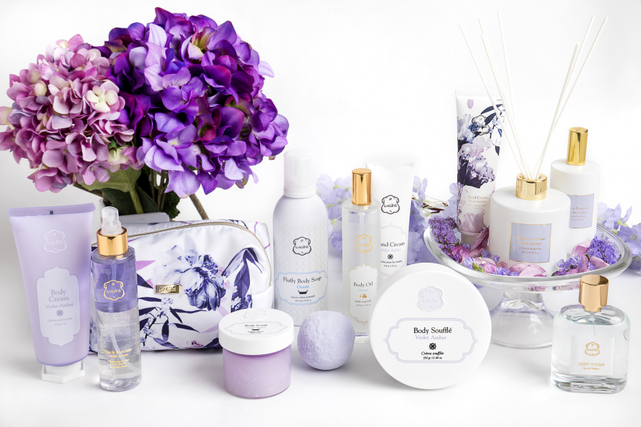 Laline 本当の恋を引き寄せる 恋のお守りコスメ バイオレットアンバー限定コフレ 18年8月3日より発売スタート Laline Japan株式会社 株式会社tsiホールディングス のプレスリリース