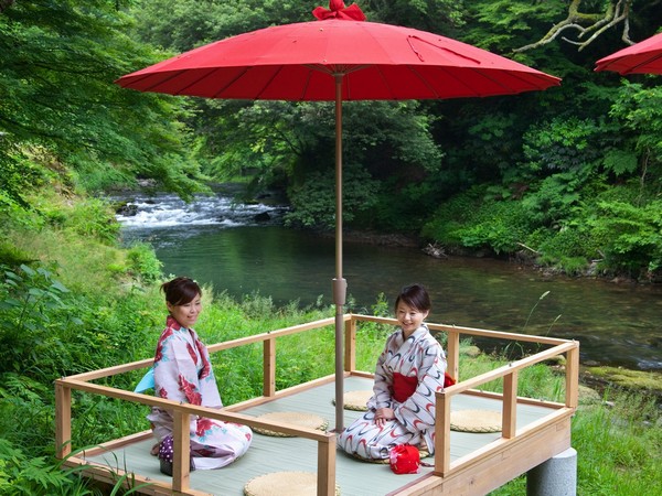 石川 山中温泉 吉祥やまなか 北陸 山中温泉の鶴仙渓に春の訪れ 絶景の川床 じわもんおにぎり付きの散策プラン登場 株式会社h P D コーポレーションのプレスリリース