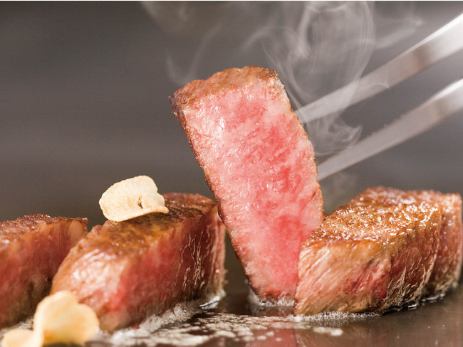 肉料理は黒毛和牛の鉄板焼きを ご用意いたします。