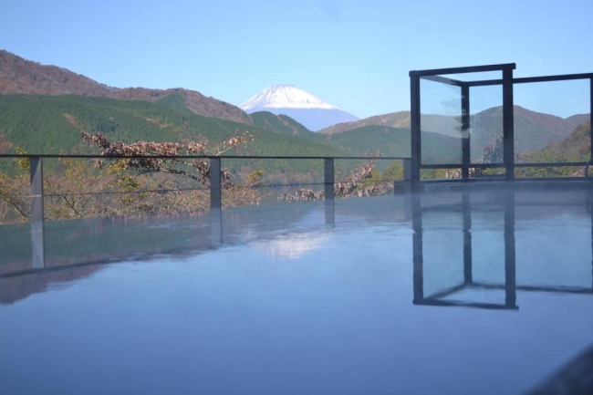 女性露天風呂からは富士山や芦ノ湖を望める