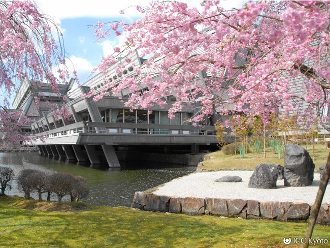 国立京都国際会館～建築美と桜～