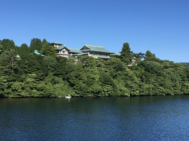 箱根芦ノ湖からの外観