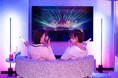【新宿プリンスホテル】75インチの大画面TVとサラウンドスピーカー、映像連動エンタメ照明で推しを満喫!「お仕事終わりの推し事応援プラン」の販売を開始