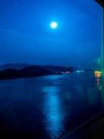 グランドプリンスホテル広島で月を鑑賞