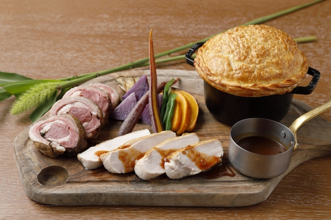 富士鶏のブルーテと仔羊背肉のアンサンブル フランス産シャテーニュと茸のアンクルート（イメージ）
