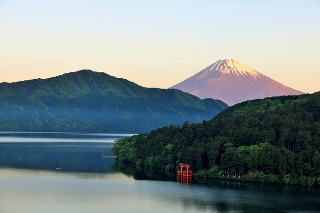 箱根芦ノ湖と富士山 イメージ