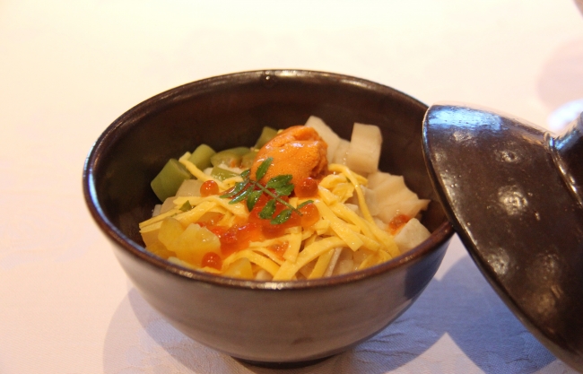 山田錦と地元野菜の蒸しバラ寿司