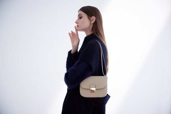 コンパクトなショルダーにしても コンパクトなショルダーにしても