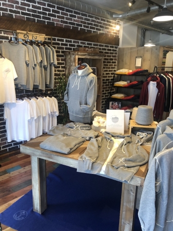 「039 LAUNDRY DAIKANYAMA」 東京都渋谷区代官山町14-20 カトルズ代官山101 TEL：03-6809-0394 定休日：火、水 営業時間：平日1200〜1900 土日祝1100〜2000