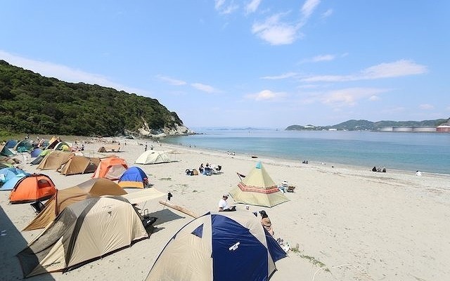 海辺でのキャンプは爽快です