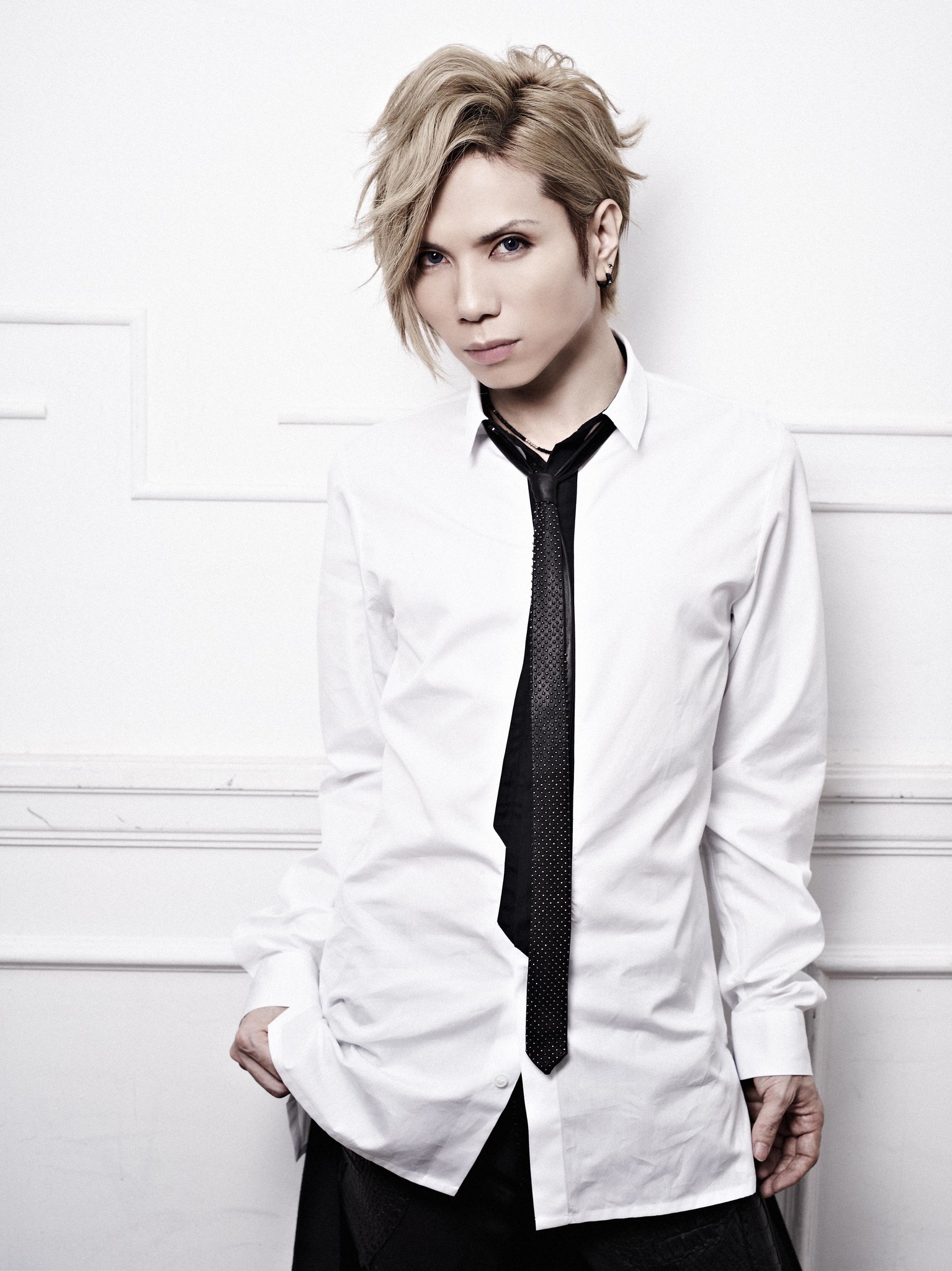 サインで】 Acid Black Cherry サイン入パンフ dGMCH-m71790803176 き