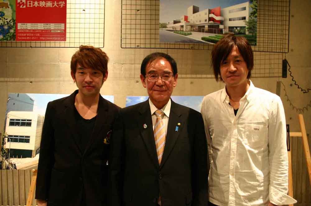 ラムジ 川崎市のイメージソングを市長の前で初披露 エイベックス マーケティング株式会社のプレスリリース