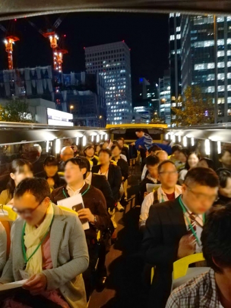 11月1日（金）実施のバスコン第一弾　東京夜景バスツアーの様子。男性20名、女性18名が参加しました。