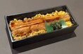 年間10万食以上販売する宮島名物を大阪の日常へ関西初常設店「錦水館 まめたぬき」が、大阪のお客様の声から生まれた新商品『煮あなごめし（1尾）』を販売