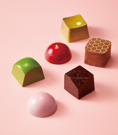 セレブレーション BOX(9 個入り) 税込 4,212 円