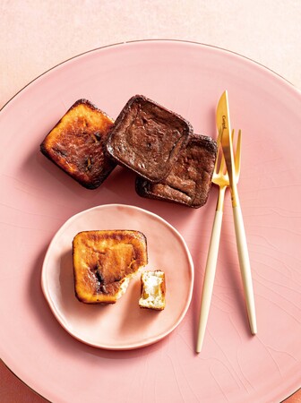 ショコラ&ベーシック バスクチーズケーキ MIX セット (ショコラ・ベーシック各 2 個) 税込 2,160 円