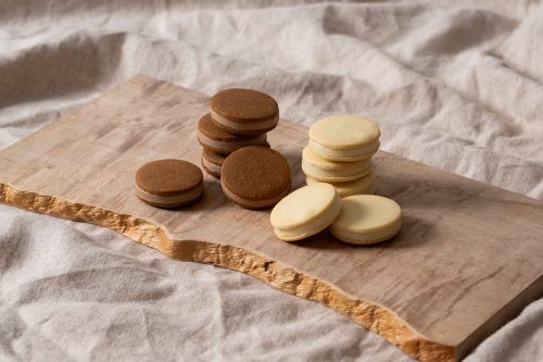 ▲りんごチョコクッキー(5個入) 、りんごホワイトチョコクッキー(5個入)各税込980円 ▲りんごチョコクッキー(5個入) 、りんごホワイトチョコクッキー(5個入)各税込980円