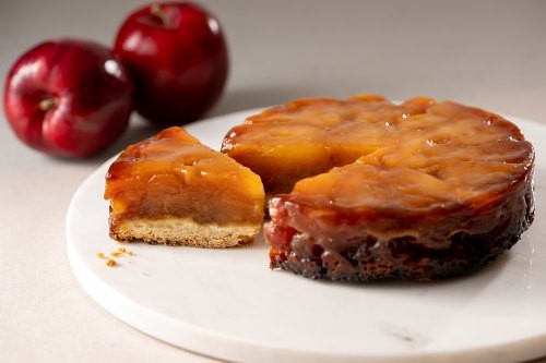 ▲タルトタタン 税込680円(カット)/税込3,780円(ホール) ▲タルトタタン 税込680円(カット)/税込3,780円(ホール)