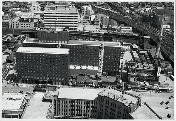 開業当時の新阪急ホテル（1964年8月）