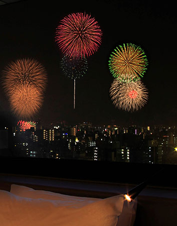 客室からご覧いただける花火（イメージ）