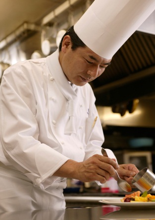 2000年世界料理オリンピック・ドイツ大会　銀メダリスト　タカクラホテル福岡　総料理長　高橋　毅