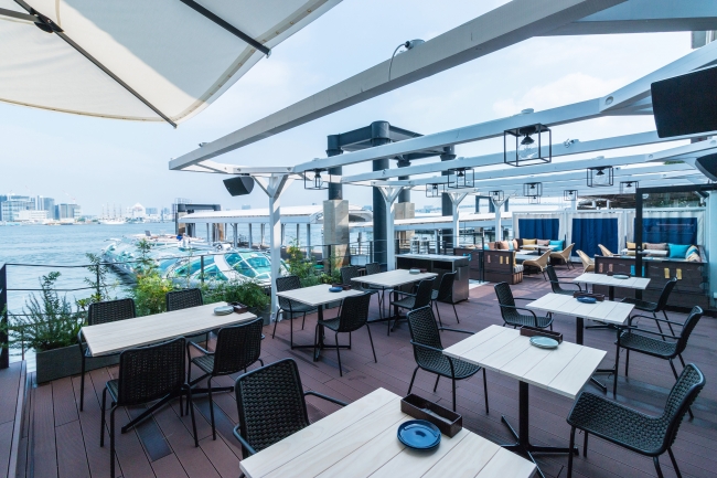 New Open 新業態 東京湾を一望する海と芝生に囲まれた全190席のレストラン カフェ Beside Seaside ビサイドシーサイド 8月3日 土 7 30 オープン 株式会社バルニバービのプレスリリース