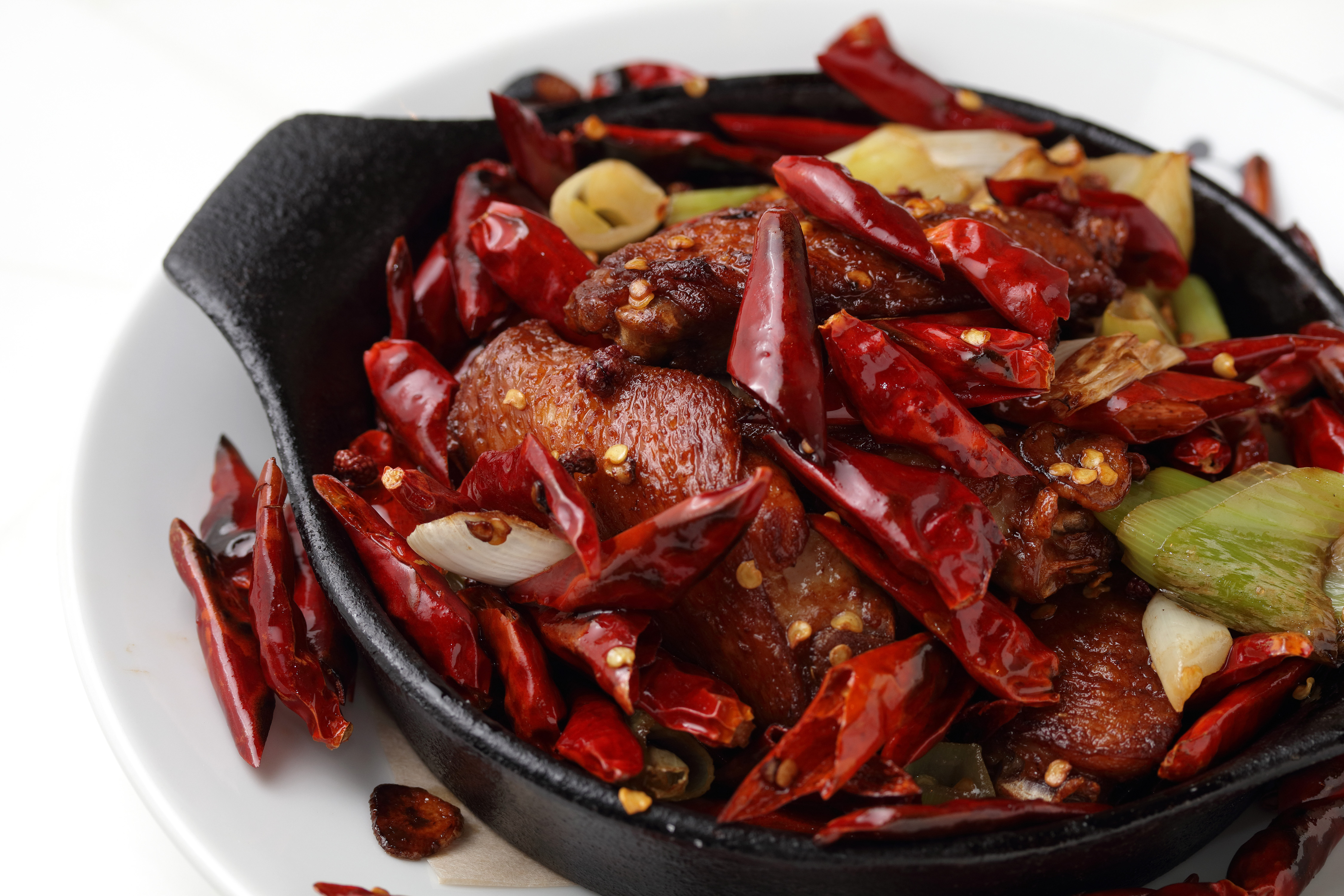 まだ間に合う ６ ３０までのご予約に限り半額でご提供 リバヨンアタック 料理長 人長良次による レシピ本出版記念コース がスタート レシピ 本掲載のお料理に フカヒレやアワビを堪能する全８品コース 株式会社バルニバービの