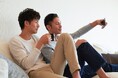 「出会いはアプリ、でも真剣な関係は難しい・・・」ゲイのパートナー探しの現実と、リザライが提供する解決策