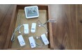 梅雨の時期に革製品や衣類がダメになる理由とは?収納内の湿度を2週間計測して見えた盲点