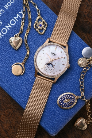 英国の腕時計ブランド「ヘンリーロンドン」がムーンフェイズの新作を 