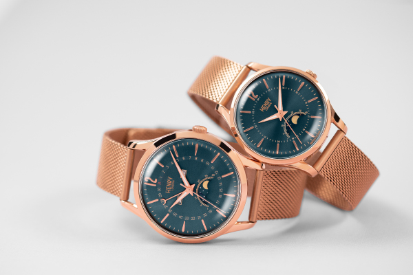 淡いブルーが手もとを爽やかに彩る新色登場！英国の腕時計ブランド「ヘンリーロンドン」が2020年春夏の新作を発売します |  株式会社ウエニ貿易のプレスリリース