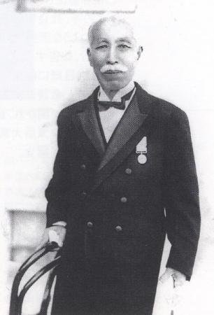 1928年、64歳の佐竹音次郎。