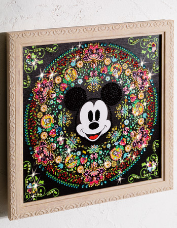 縁起のいいモチーフをキラキラのラインストーンで飾る新しい癒しのアート Disney ミッキーマウス ハッピーデコレーション 発売記念モニターキャンペーンも開催 株式会社 学研ホールディングスのプレスリリース