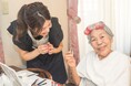 「介護美容」のギフトが地域の高齢者の社会的孤立の対策に