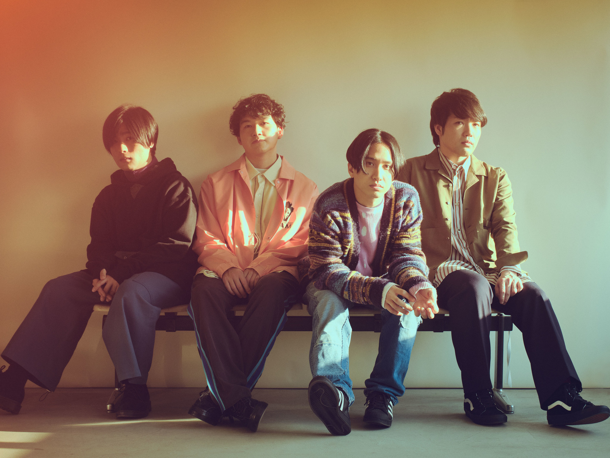 マカロニえんぴつが新曲の制作秘話を語る！はっとりの弾き語りライブも 
