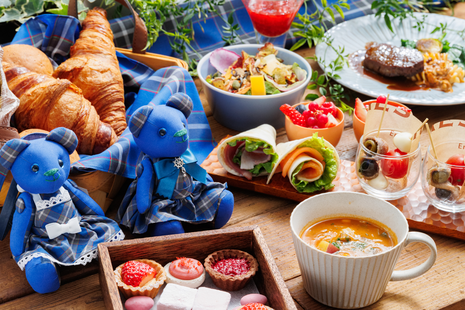 【神戸北野ホテル】フランス流のピクニック『パティオランチ 神戸タータン』はじまります！｜エイチ・ワイ・ホスピタリティ・エンタープライズ株式会社