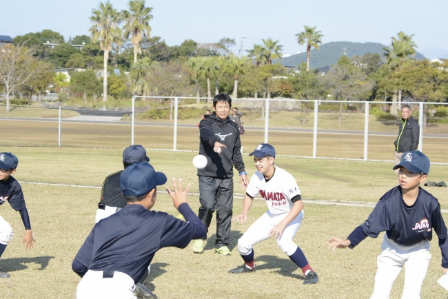 「仁志敏久（Uー12野球日本代表監督）による野球クリニックとトークショー」の様子（平成30年11月17日）
