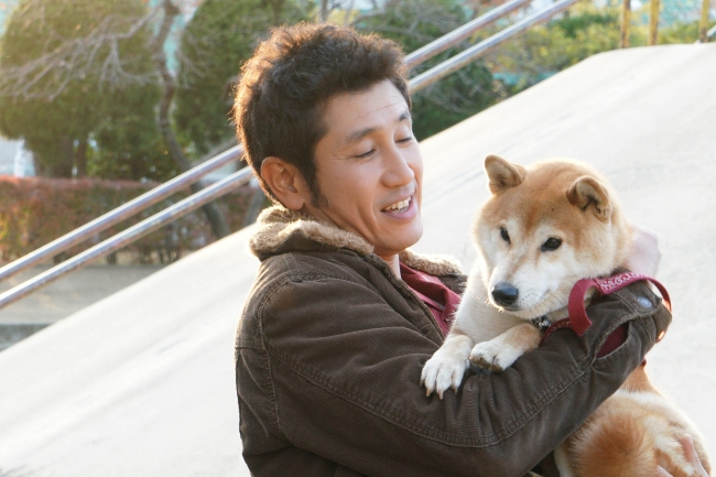 4月8日は 柴犬とおっさんの日 の日に決定 渋川清彦とスター犬が授与 学校法人吉田学園のプレスリリース
