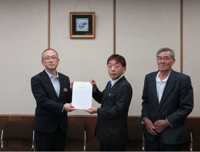 愛知県への要望の提出の様子 愛知県への要望の提出の様子