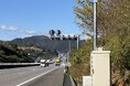 自動運転トラック実証実験向け合流支援情報提供システムを納入 本線の車両走行情報をセンサーで加速車線の前段階から提供、安全・円滑な合流を支援