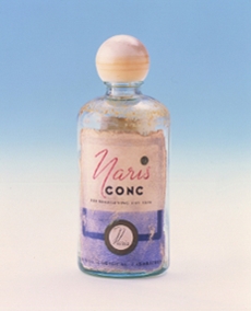 1937年　初のふきとり化粧水「コンク」