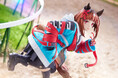 『ウマ娘 プリティーダービー』より、「トランセンド」が勝負服「ZOKU-ZOKU GIZMO」を纏い、軽やかに振り返る姿で立体化。
