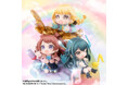 『学園アイドルマスター』より、「花海咲季」「月村手毬」「藤田ことね」の3人がディフォルメフィギュアで登場。