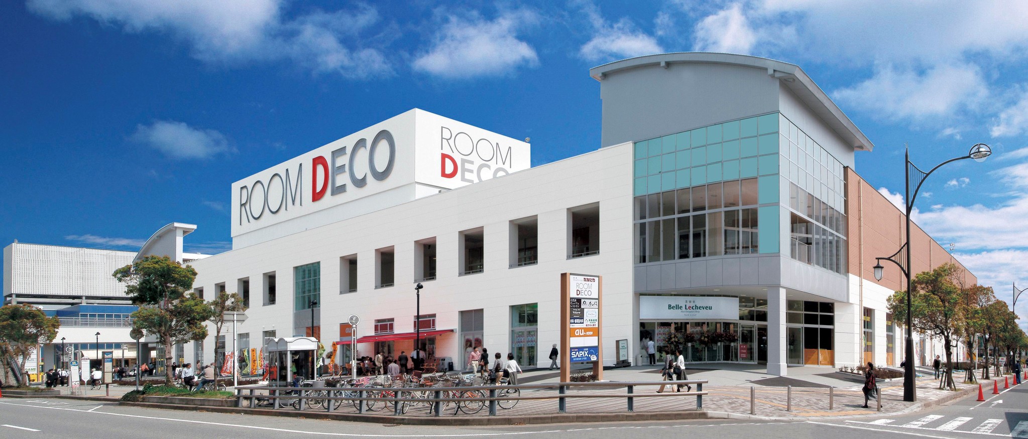 家具ブランド Room Deco 幕張新都心店4月27日リニューアル 映画コメンテーター 有村昆 世界的数学者 ピーター フランクルらの トータルコーディネート部屋 公開 株式会社かねたや家具店のプレスリリース