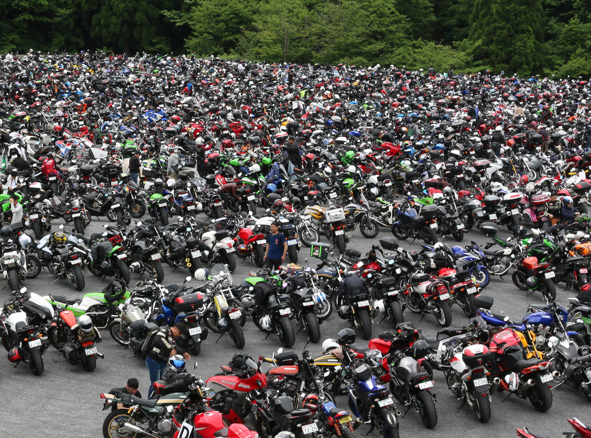 過去最多 全国からバイク ４０００台 入場者 ７０００人 の衝撃 日本最大級 のバイクイベント ２りんかん祭り 大盛況 奥伊吹観光株式会社のプレスリリース