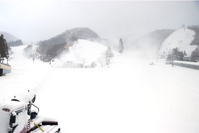 関西最大級のスキー場 グランスノー奥伊吹 は １２月１６日 水 の オープンが決定 今回の 大寒波 を受けて 運行リフトやオープンコース も順次追加します 奥伊吹観光株式会社のプレスリリース